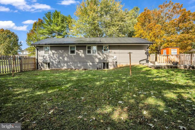 15 HOPE DRIVE, Boiling Springs, PA 17007