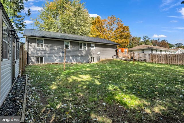 15 HOPE DRIVE, Boiling Springs, PA 17007