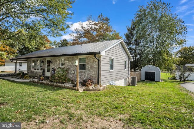 15 HOPE DRIVE, Boiling Springs, PA 17007