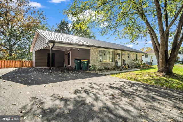 15 HOPE DRIVE, Boiling Springs, PA 17007