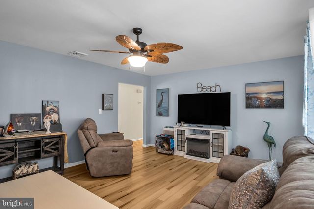 15 HOPE DRIVE, Boiling Springs, PA 17007