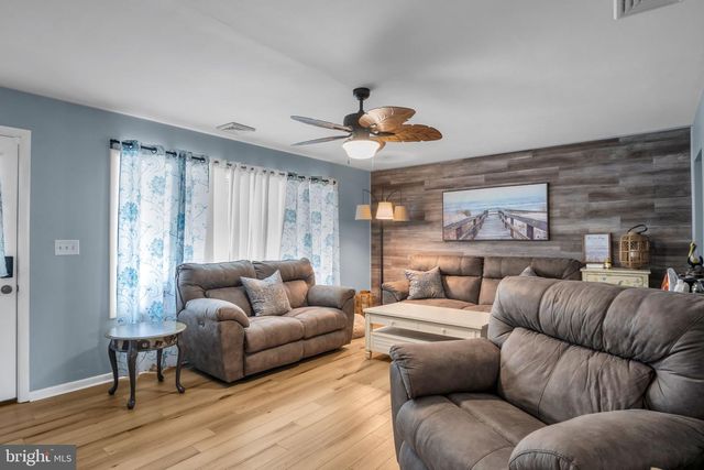 15 HOPE DRIVE, Boiling Springs, PA 17007