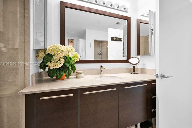 1900 N Bayshore Dr 5103, Miami, FL 33132