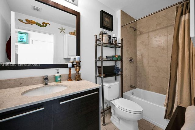 1900 N Bayshore Dr 5103, Miami, FL 33132