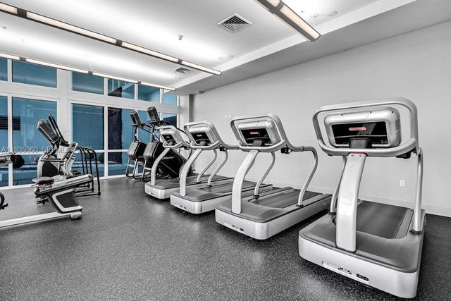 1900 N Bayshore Dr 5103, Miami, FL 33132