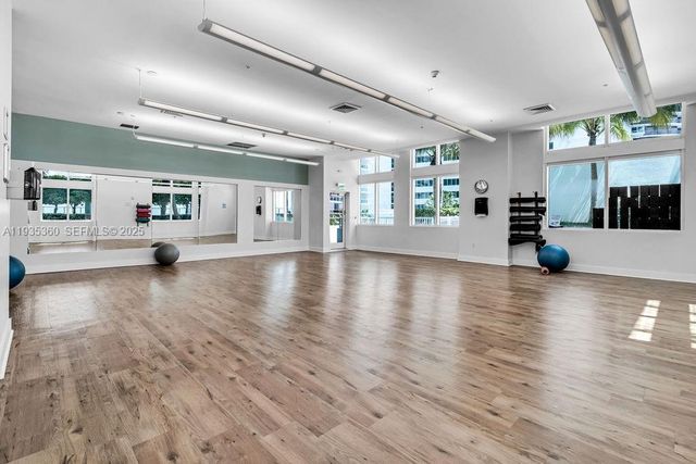 1900 N Bayshore Dr 5103, Miami, FL 33132