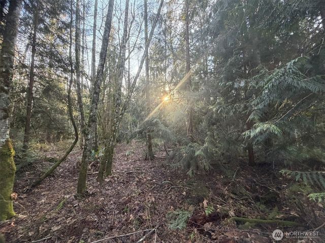 400 House Place, Camano Island, WA 98282