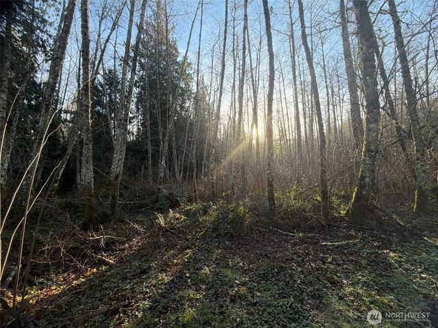 400 House Place, Camano Island, WA 98282