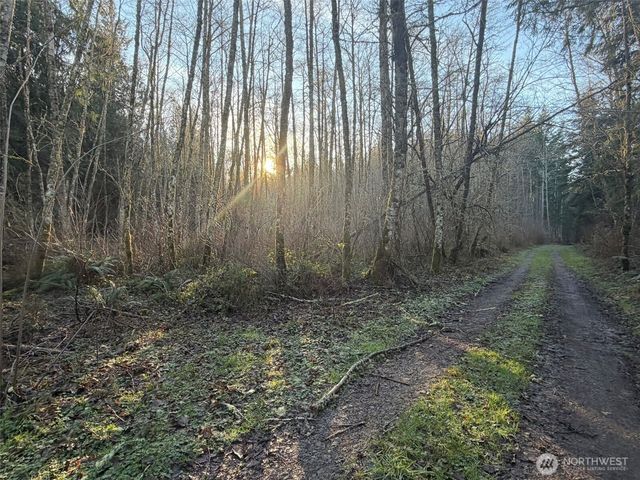 400 House Place, Camano Island, WA 98282