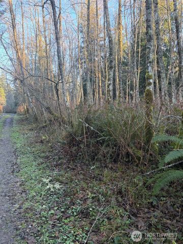 400 House Place, Camano Island, WA 98282