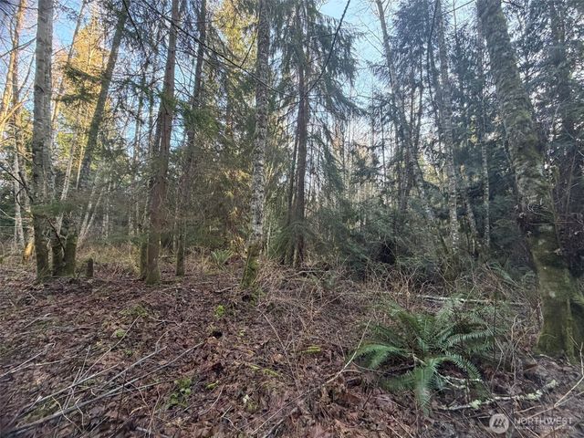 400 House Place, Camano Island, WA 98282