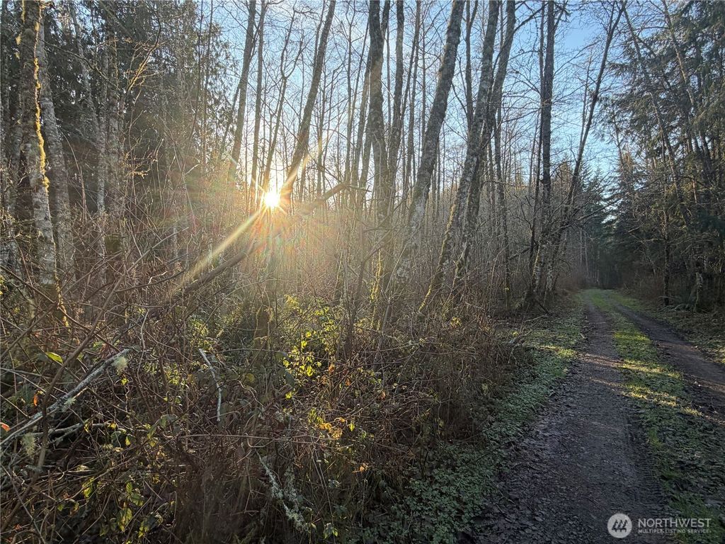 400 House Place, Camano Island, WA 98282