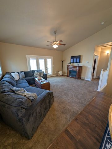 2326 W MACKAY LN, Taylorsville, UT 84129
