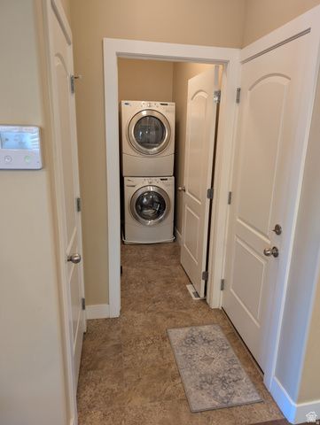 2326 W MACKAY LN, Taylorsville, UT 84129