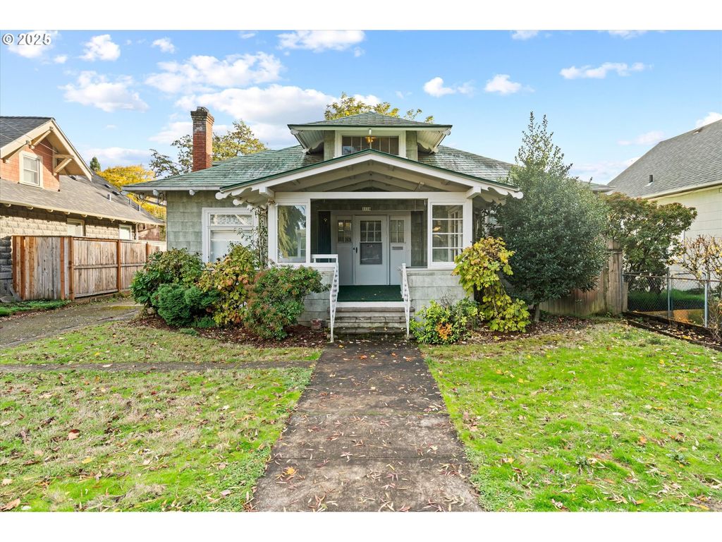 1114 Se BIDWELL St, Portland, OR 97202