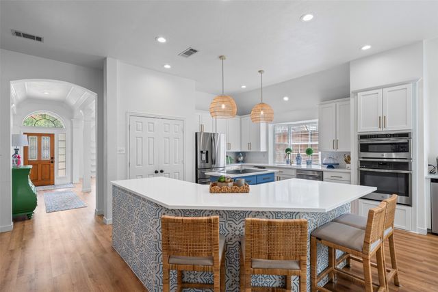 2236 Templeton Drive, Arlington, TX 76006