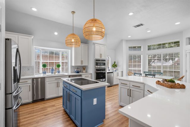 2236 Templeton Drive, Arlington, TX 76006