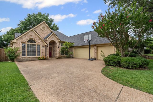 2236 Templeton Drive, Arlington, TX 76006