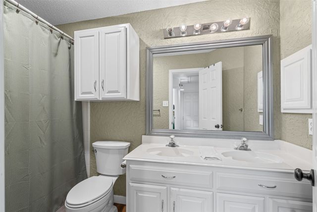 2236 Templeton Drive, Arlington, TX 76006