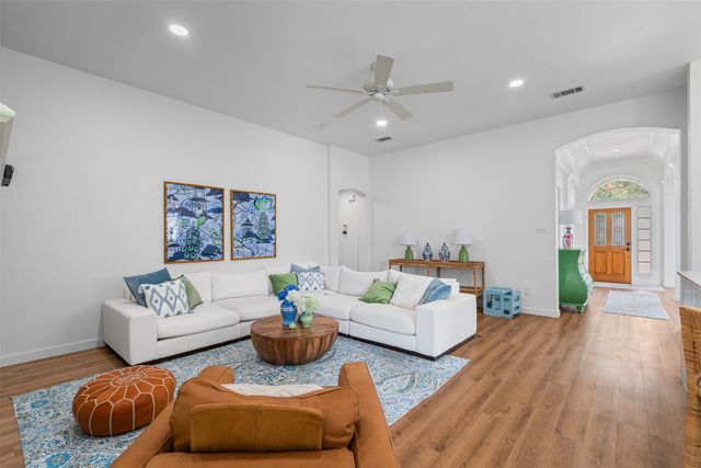 2236 Templeton Drive, Arlington, TX 76006