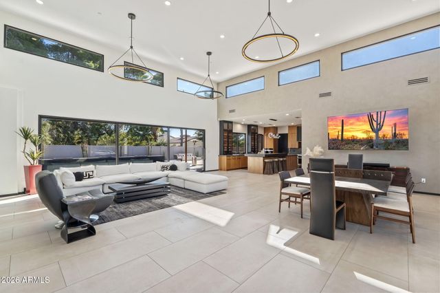 10829 N MILLER Road, Scottsdale, AZ 85260