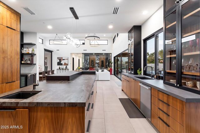 10829 N MILLER Road, Scottsdale, AZ 85260