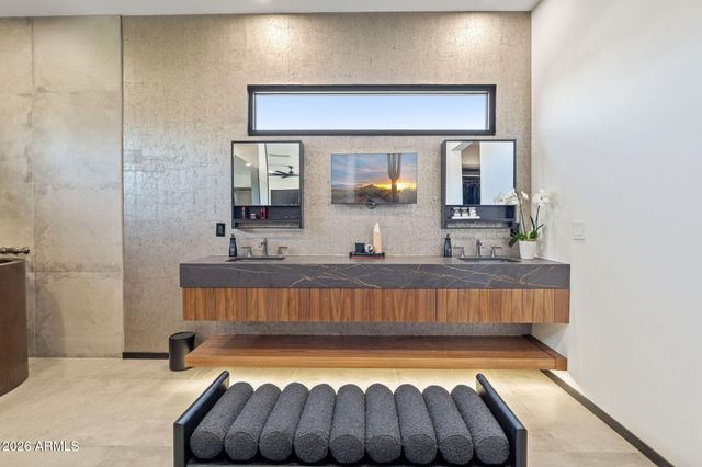 10829 N MILLER Road, Scottsdale, AZ 85260