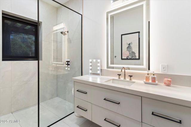 10829 N MILLER Road, Scottsdale, AZ 85260