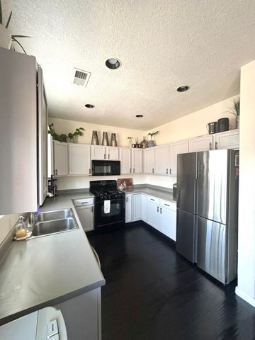 1901 Cortina Loop SE, Rio Rancho, NM 87124