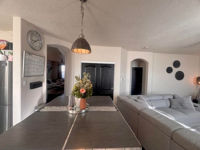 1901 Cortina Loop SE, Rio Rancho, NM 87124