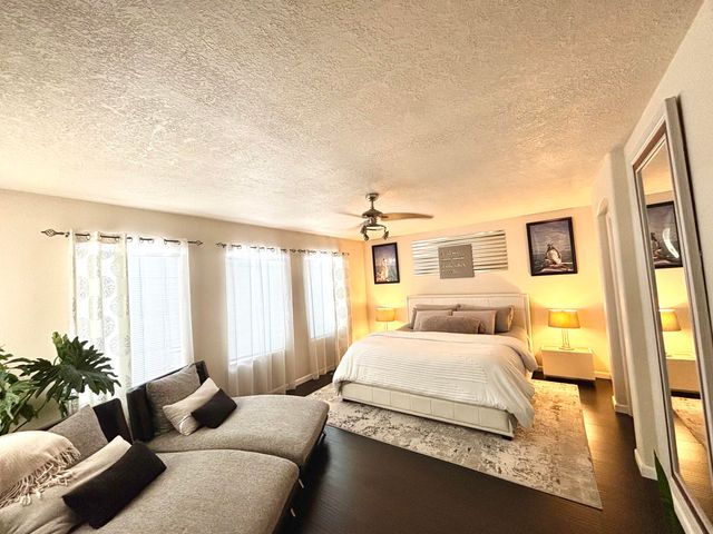 1901 Cortina Loop SE, Rio Rancho, NM 87124