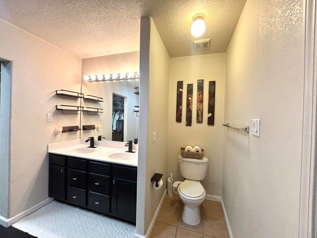 1901 Cortina Loop SE, Rio Rancho, NM 87124
