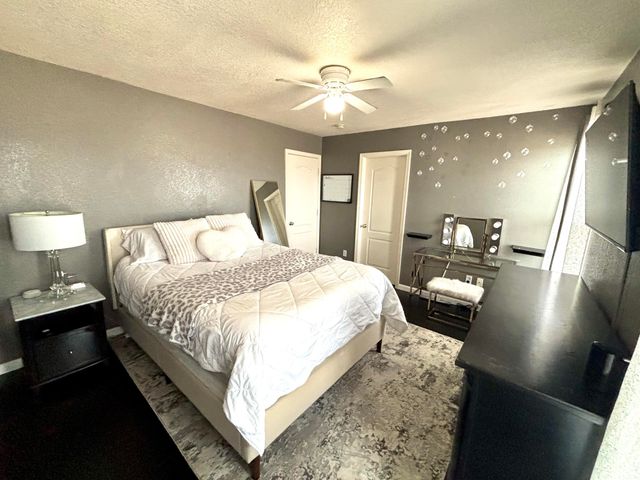 1901 Cortina Loop SE, Rio Rancho, NM 87124