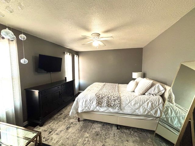 1901 Cortina Loop SE, Rio Rancho, NM 87124