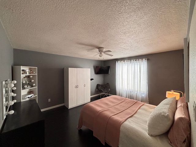 1901 Cortina Loop SE, Rio Rancho, NM 87124
