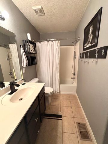 1901 Cortina Loop SE, Rio Rancho, NM 87124