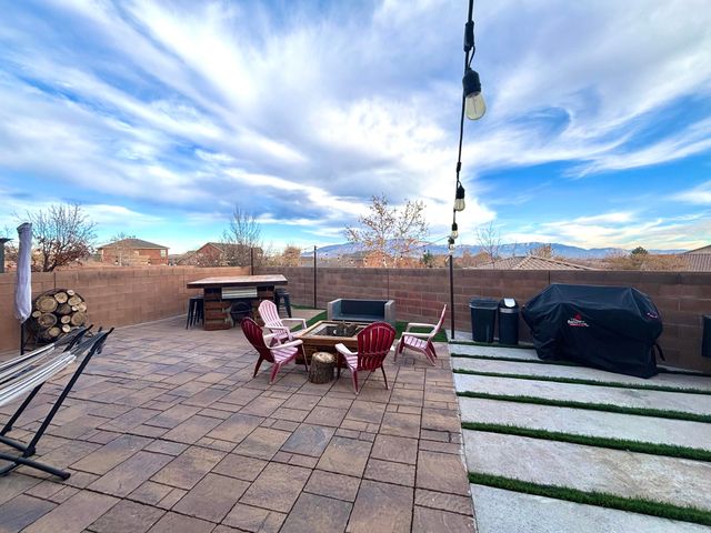 1901 Cortina Loop SE, Rio Rancho, NM 87124