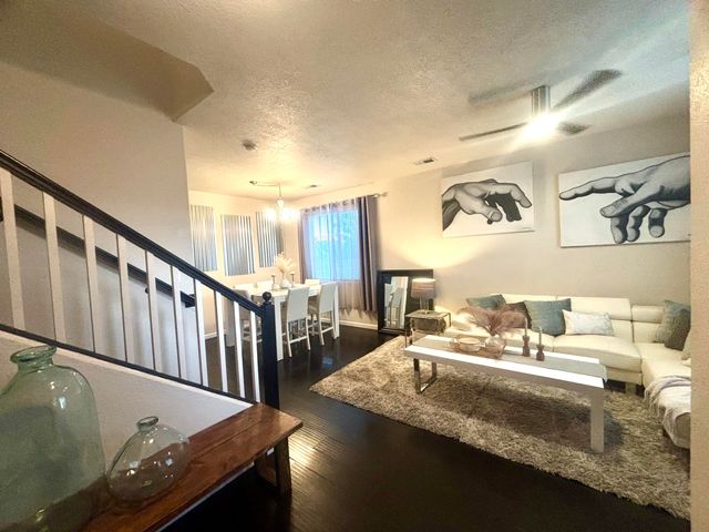 1901 Cortina Loop SE, Rio Rancho, NM 87124