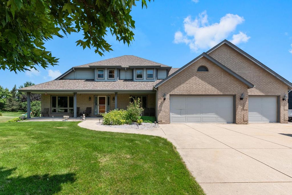 W237S9690 Par AVENUE, Big Bend, WI 53103