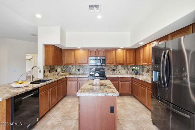 9741 W BLACK HILL Road, Peoria, AZ 85383