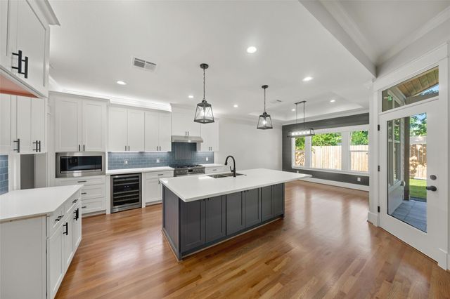 1859 Lynnview Drive, Houston, TX 77055