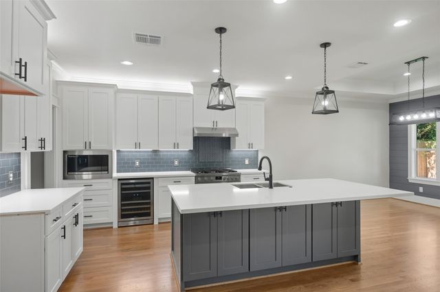 1859 Lynnview Drive, Houston, TX 77055