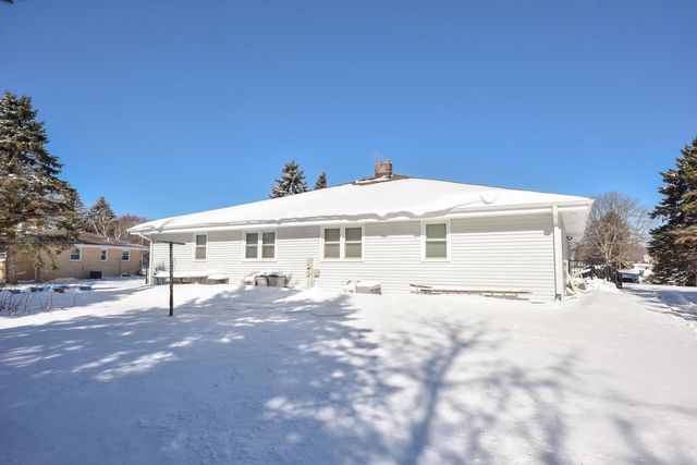 N101W15725 Council Bluffs DRIVE, Germantown, WI 53022