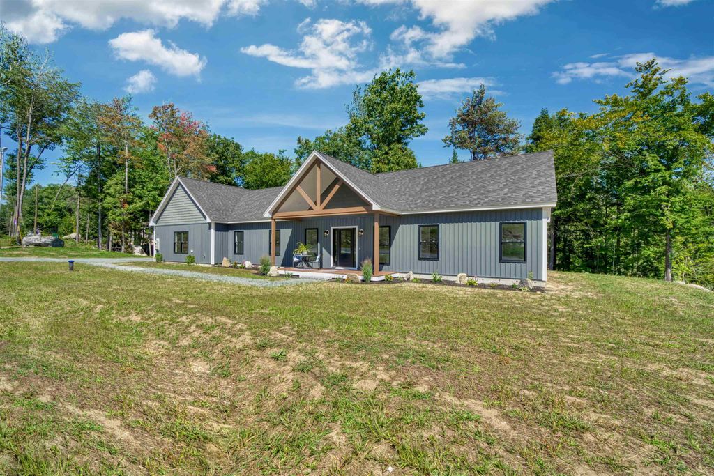 106-023 Fieldstone Lane, New London, NH 03257