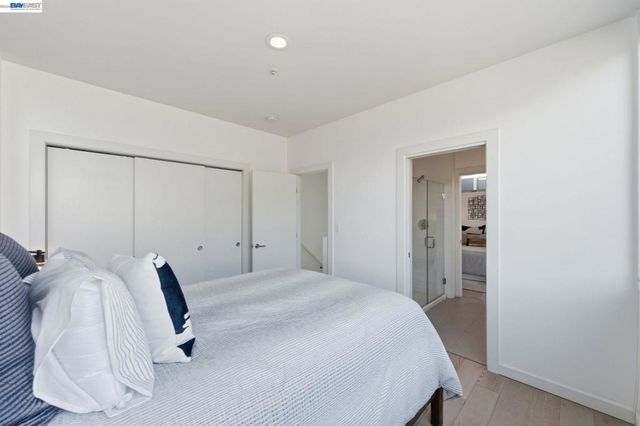 857 W Grand Ave, Oakland, CA 94607