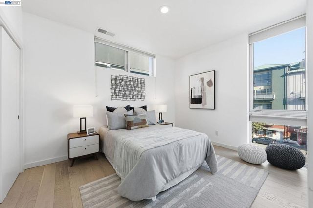 857 W Grand Ave, Oakland, CA 94607