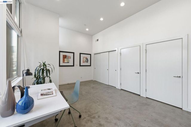 857 W Grand Ave, Oakland, CA 94607