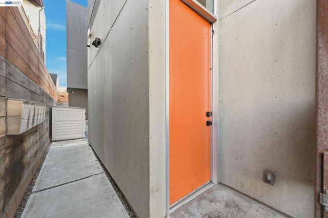857 W Grand Ave, Oakland, CA 94607