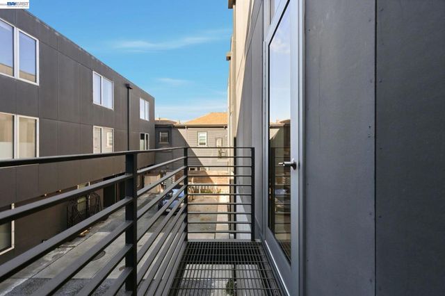 857 W Grand Ave, Oakland, CA 94607