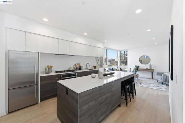857 W Grand Ave, Oakland, CA 94607